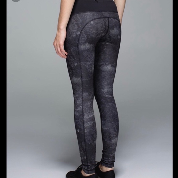 Lululemon snake sequin leggings - Picture 1 of 8